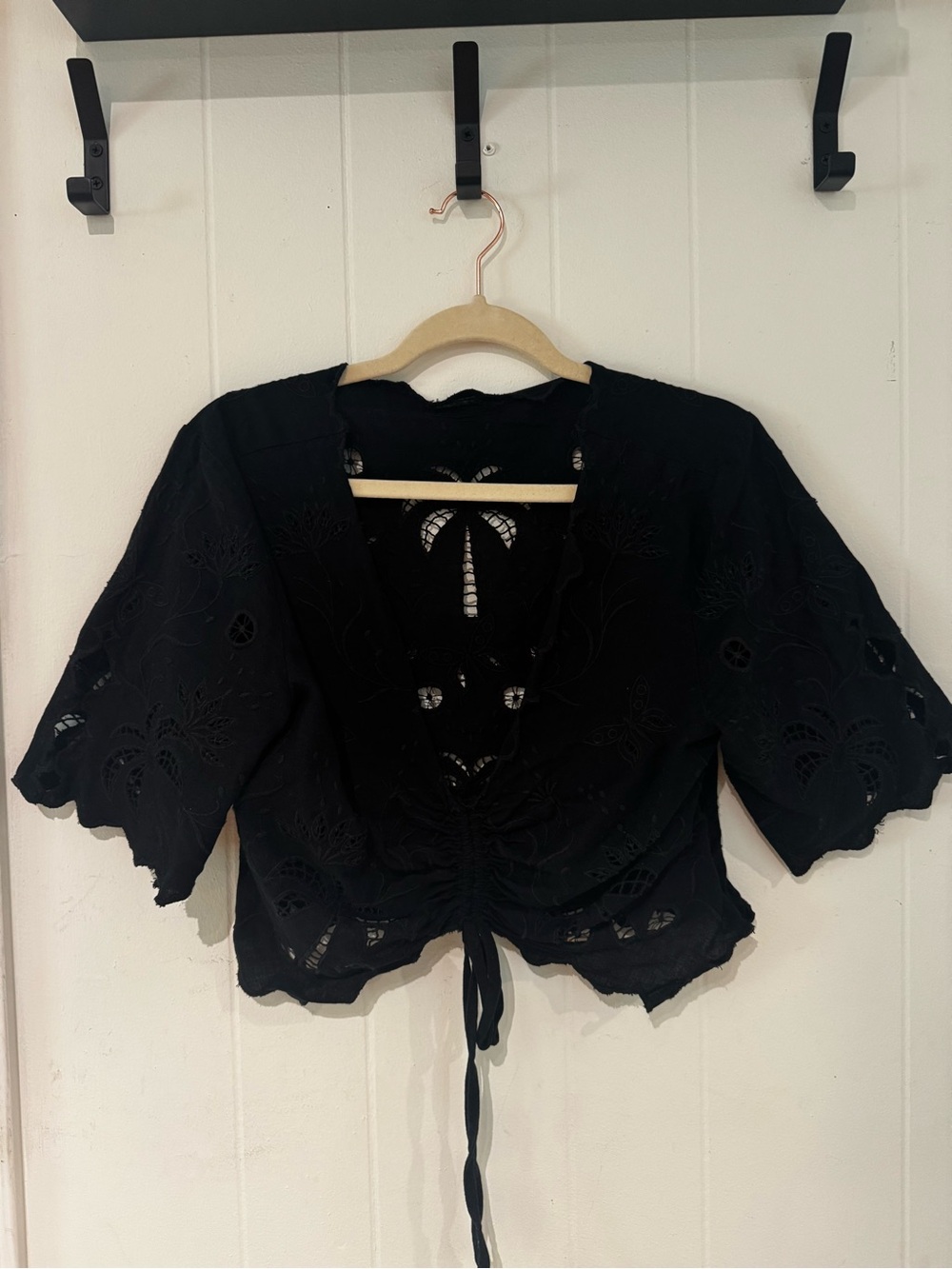 MOTHER Social Butterfly 100% Cotton Embroidered Black Eyelet Crop Top - Women - Picture 2 of 6